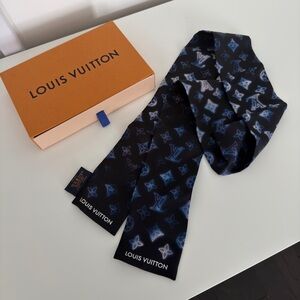 NWB Louis Vuitton Bandeau Silk Scarf / Black & Blue